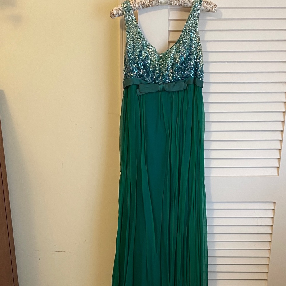 Elegant Green Sequin Evening Dress. Vintage